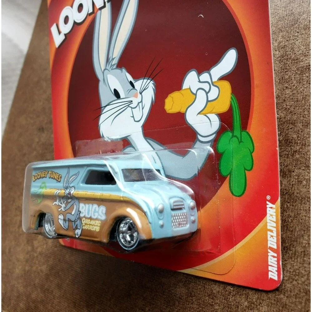 2013 Hot Wheels  DAIRY DELIVERY Light Blue POP CULTURE: LOONEY TUNES 1:64 WLRR5S